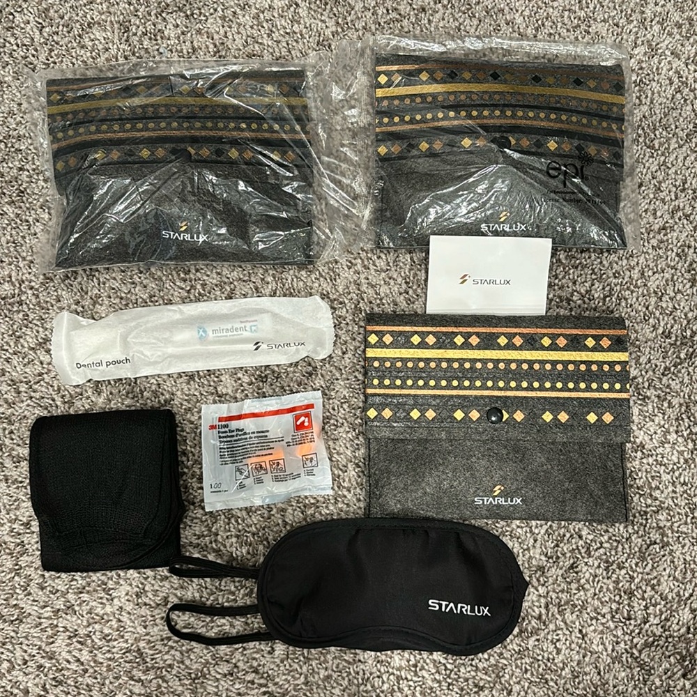 3 brand new Starlux toiletries bags
